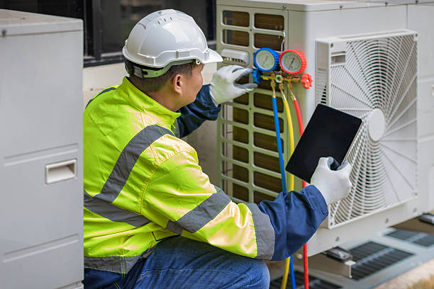 Professional Hvac technician working in Wrightstown, WI